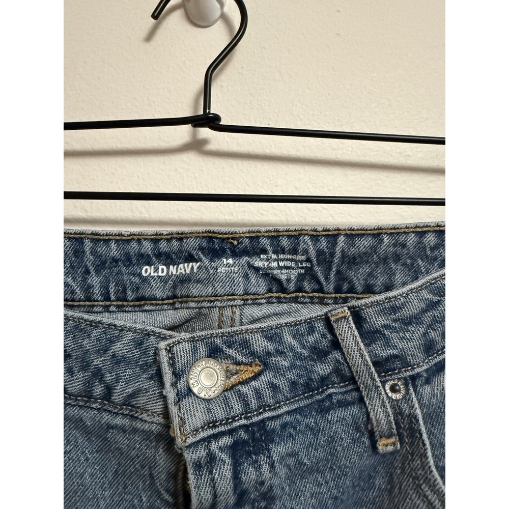 Old Navy - Women's Extra High-Rise Sky-Hi Wide Leg Light Blue Denim - Size 14P - Picture 3 of 4